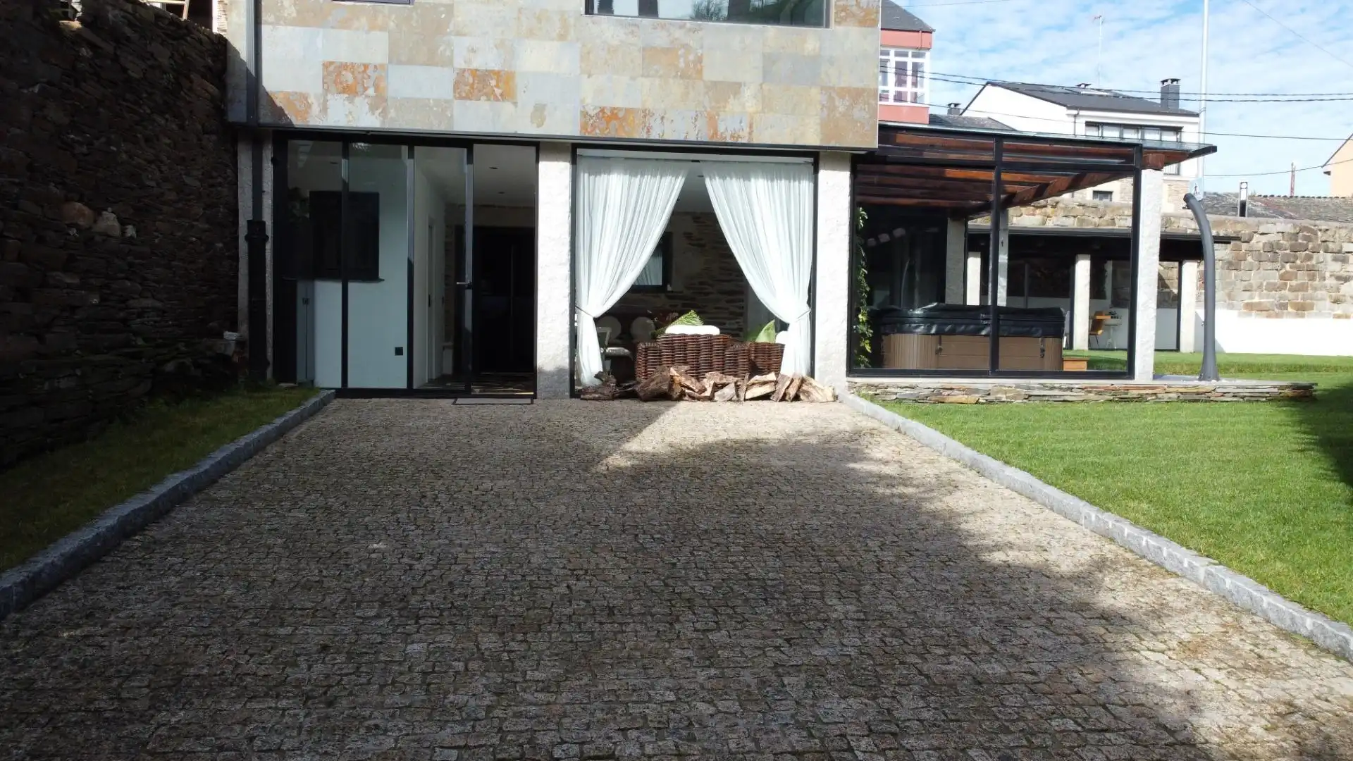 Terraza de Casa o chalet en venta en Lugo con Calefacción, Jardín privado y Jacuzzi