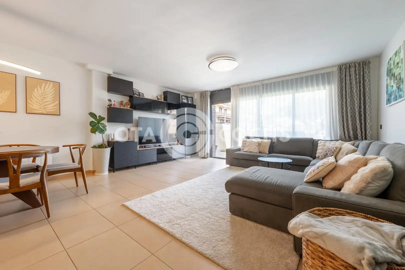 Sala de estar de Casa o chalet en venta en Montbrió del Camp con Aire acondicionado, Jardín privado y Piscina comunitaria