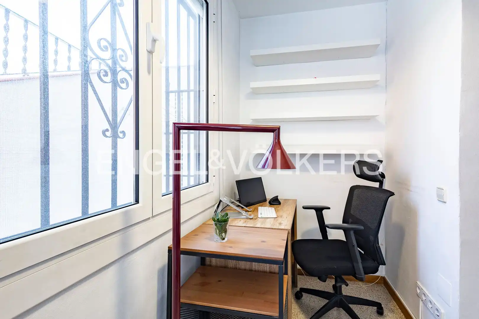 Wohnung zum Verkauf in Barcelona mit Klimaanlage, Heizung und Terrasse