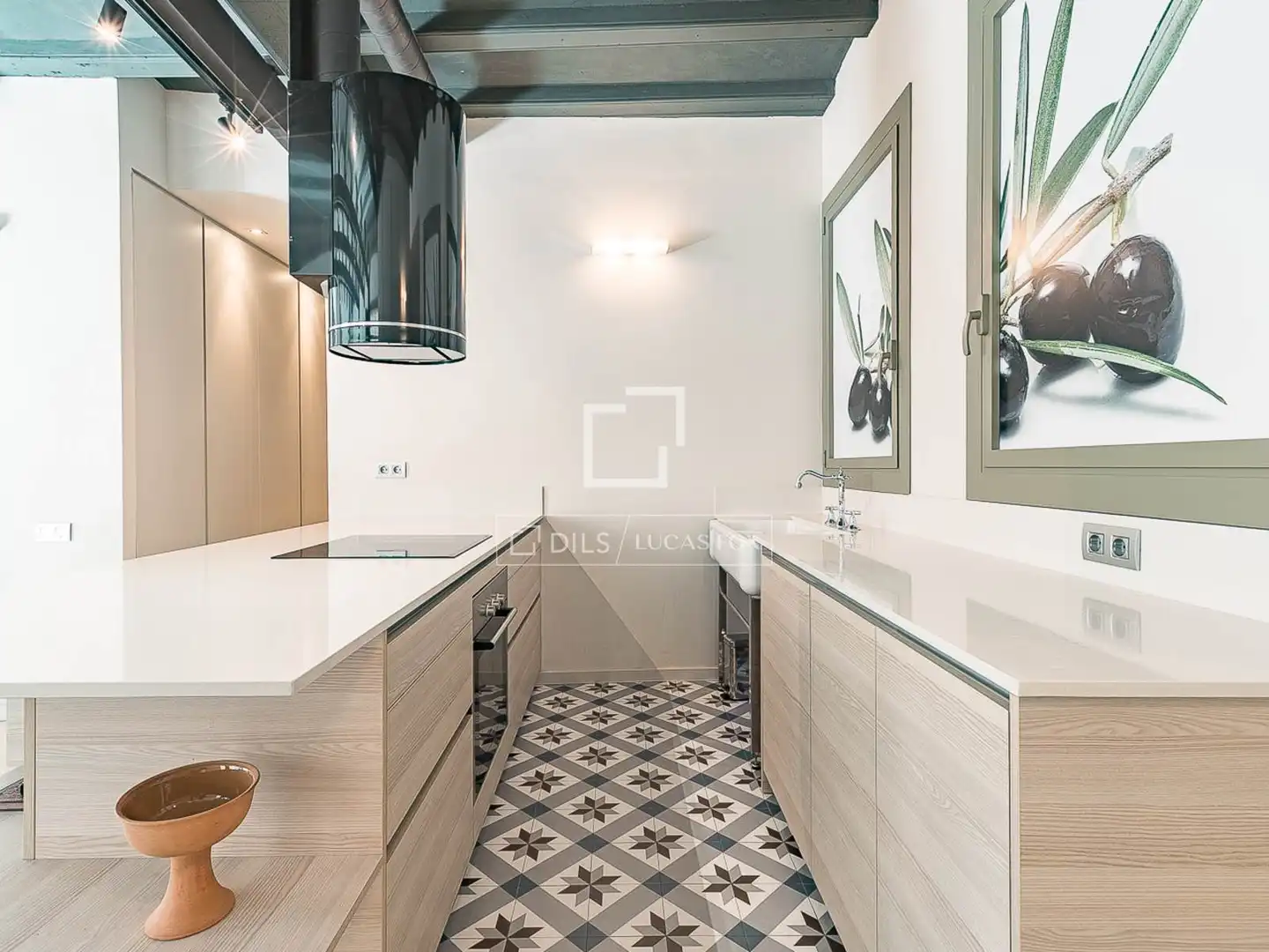 Küche von Wohnung zum Verkauf in Barcelona mit Klimaanlage, Heizung und Möbliert