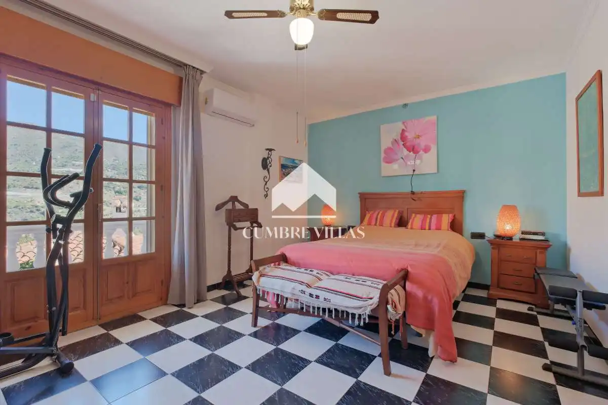 Casa rústica amb jardí en venda a Ítrabo, imagen 32