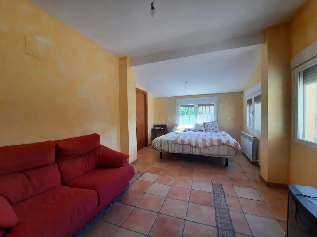 Habitación de Casa o chalet en venta en Escalona con Calefacción, Jardín privado y Terraza