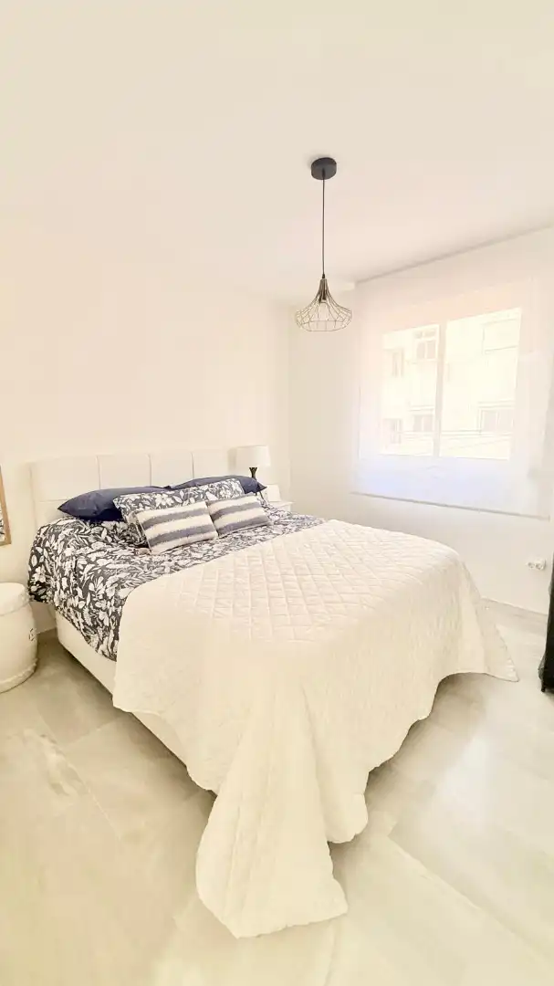 Dormitori de Pis en venda en Estepona amb Aire condicionat, Calefacció i Terrassa