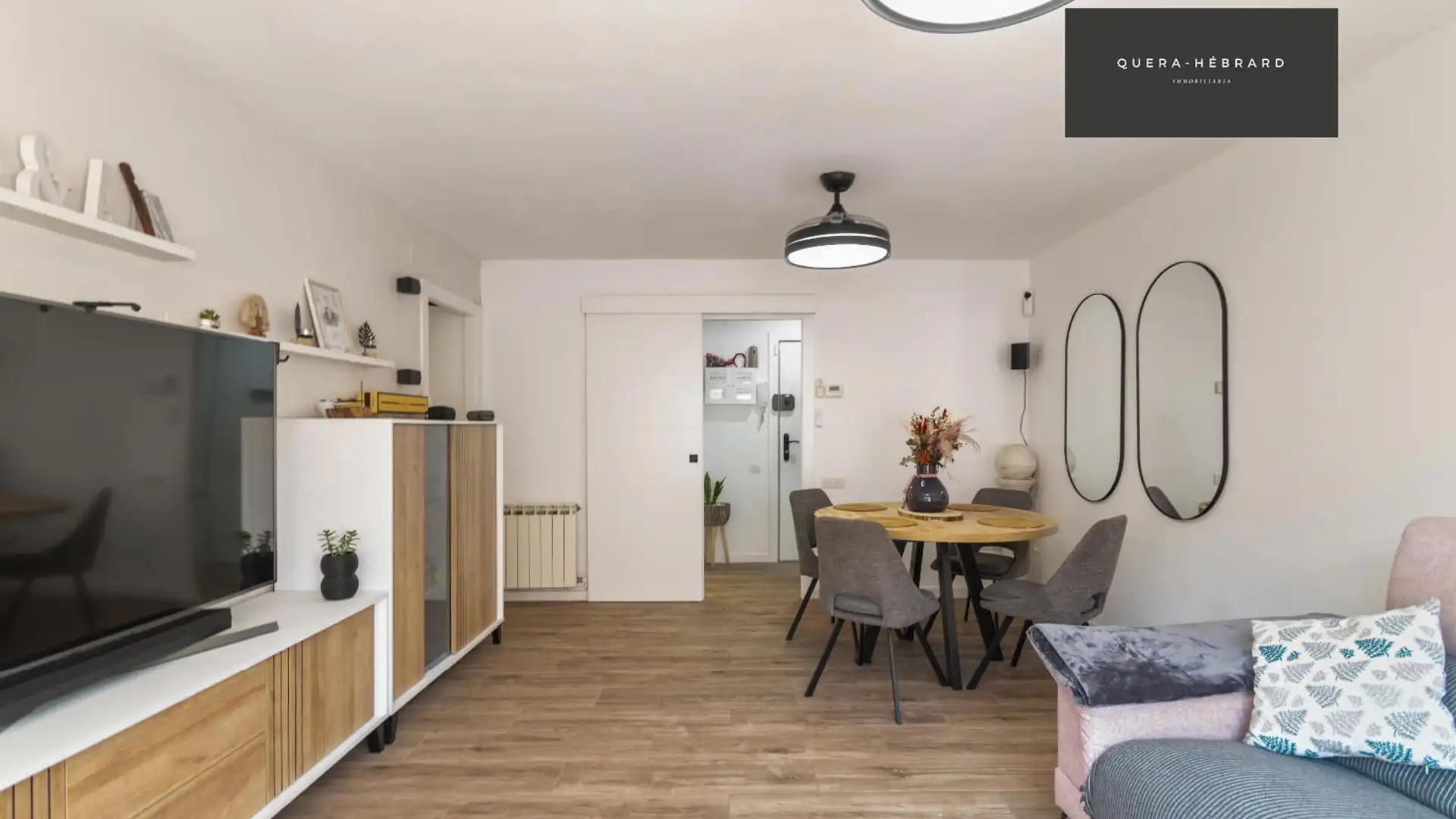 Bedroom of Attic for sale in Rubí  with Air Conditioner, Heating and Parquet flooring