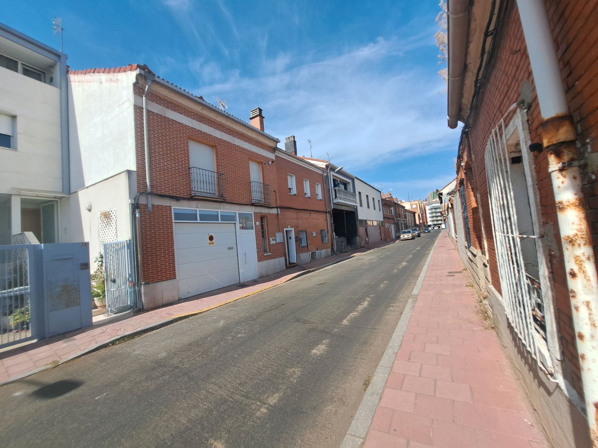 Exterior view of House or chalet for sale in Valladolid Capital  with Private garden, Storage room and Balcony
