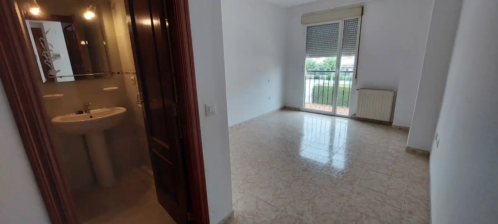 Casa adosada de alquiler en Badajoz con Calefacción, Jardín privado y Terraza