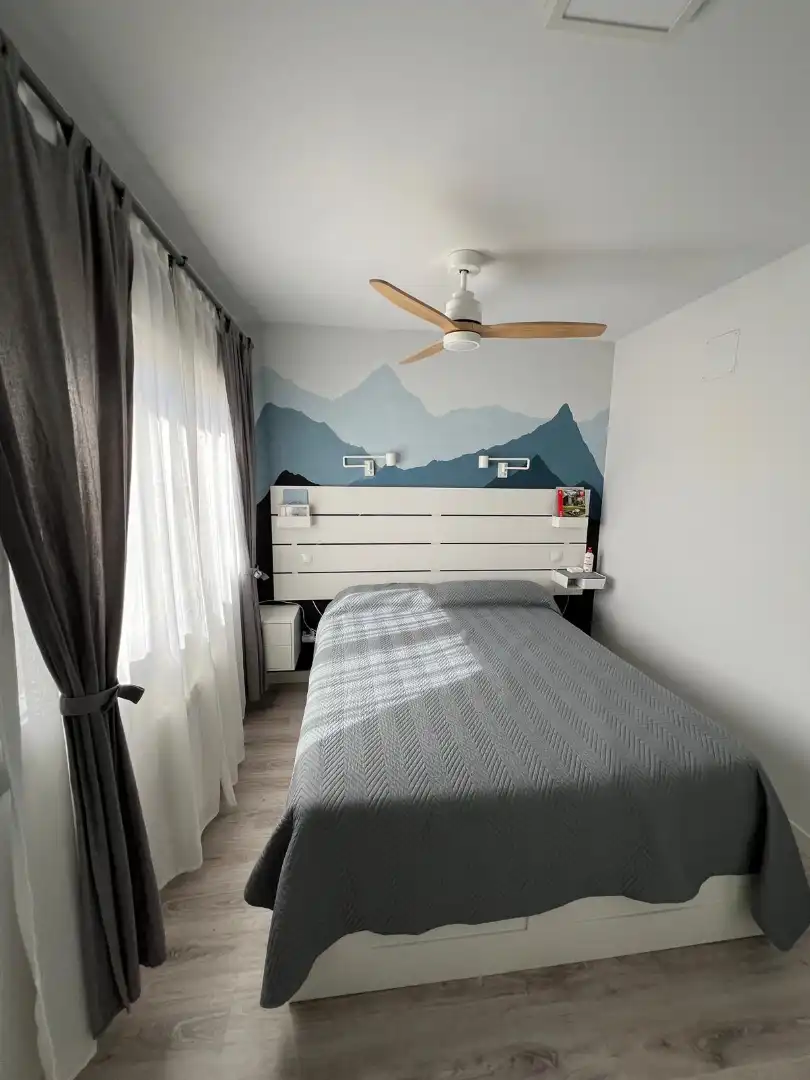Habitación de Casa adosada en venta en Villalbilla con Aire acondicionado, Calefacción y Jardín privado