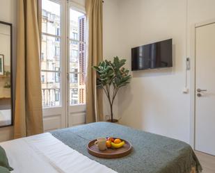 Bedroom of Apartment to share in  Barcelona Capital  with Air Conditioner and Balcony