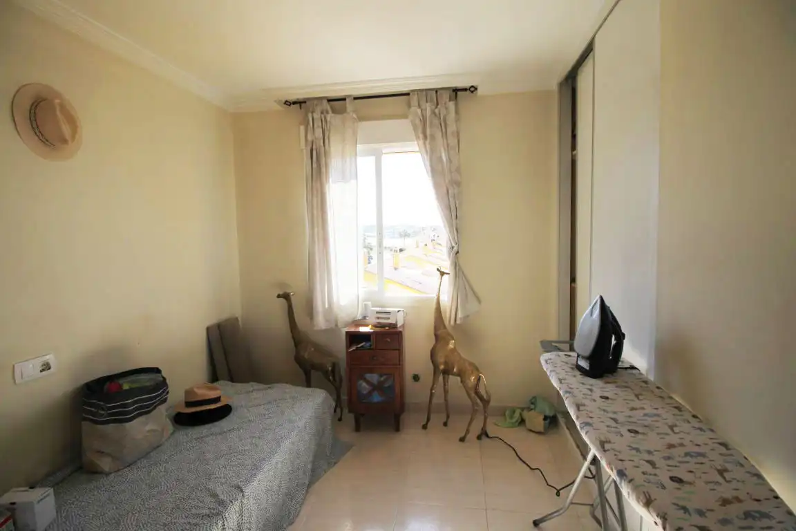 Habitación de Piso en venta en Vélez-Málaga con Terraza y Piscina comunitaria