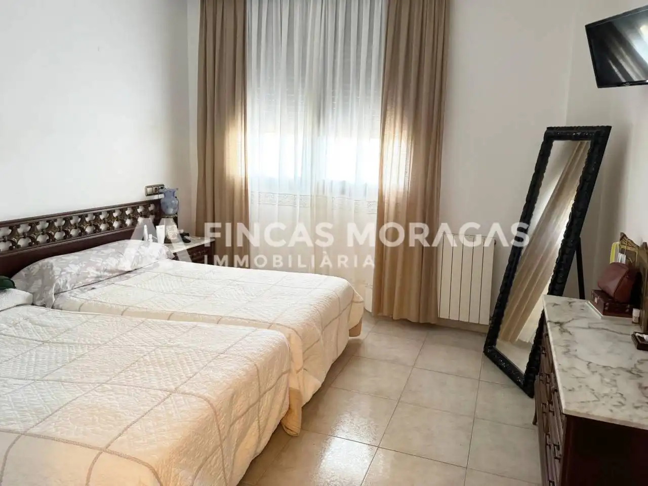 Dormitori de Casa o xalet en venda en Cerdanyola del Vallès amb Aire condicionat, Calefacció i Jardí privat