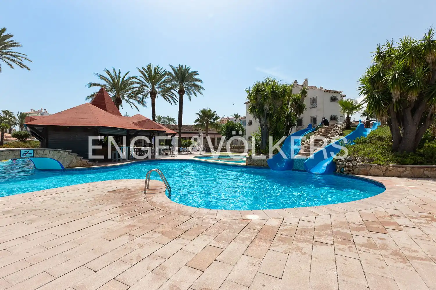 Piscina de Apartament de lloguer en Dénia amb Aire condicionat, Calefacció i Terrassa