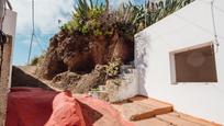 Vista exterior de Casa o xalet en venda en Santa María de Guía de Gran Canaria amb Jardí privat i Balcó