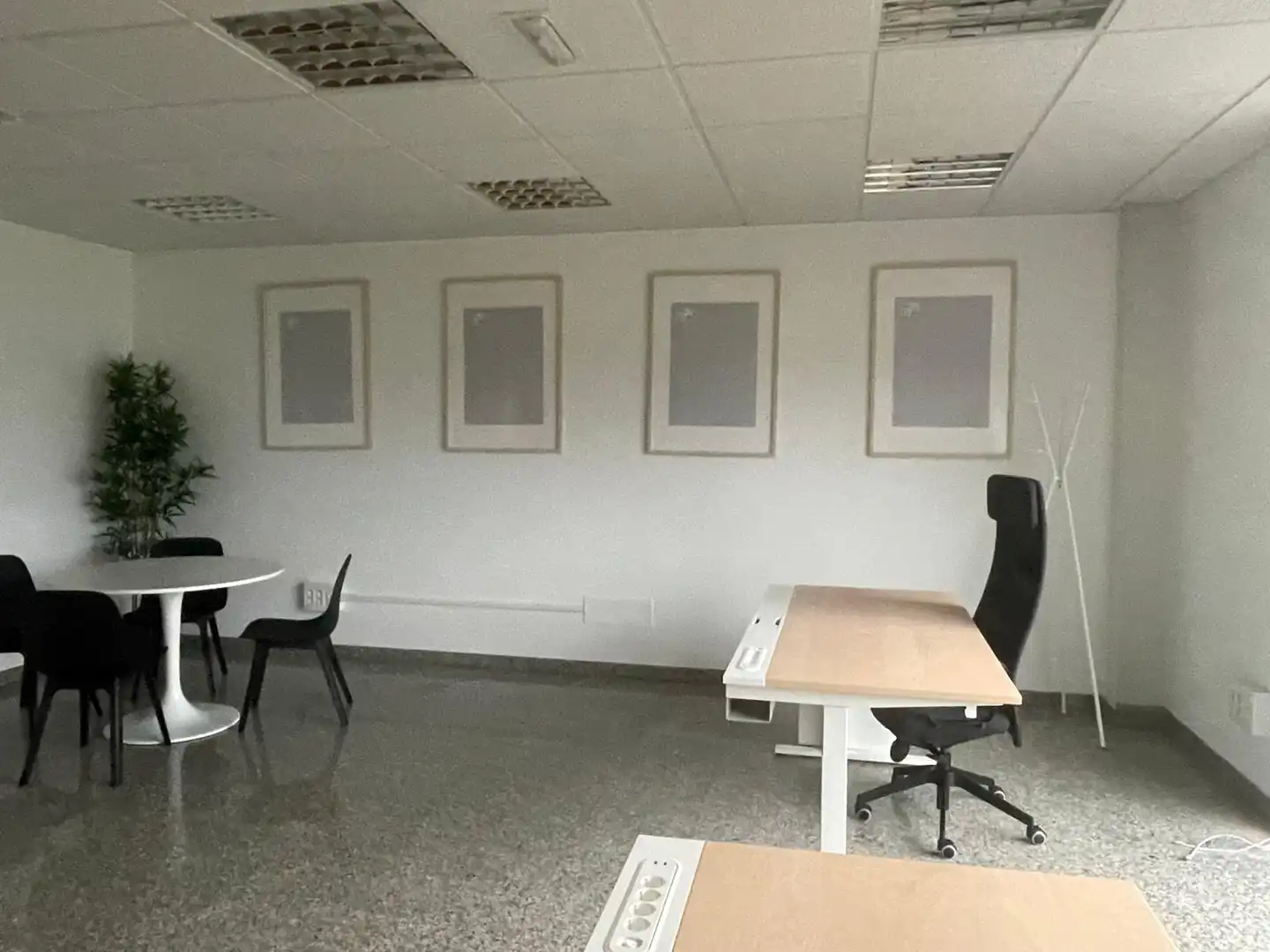 Büro zur Miete in Narón mit Möbliert