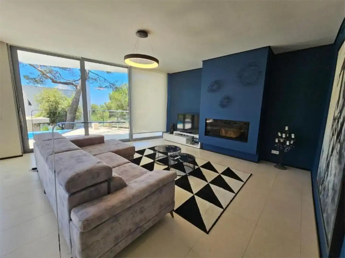 Sala d'estar de Casa o xalet de lloguer en Marbella amb Aire condicionat, Piscina i Balcó