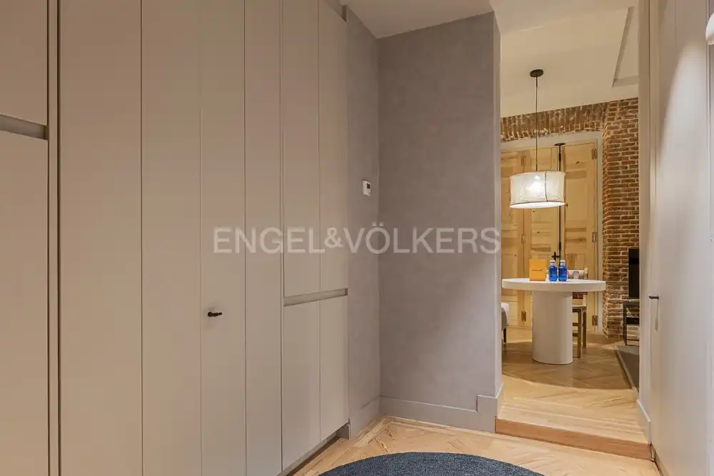 Flat for rent in Madrid  with Air Conditioner, Heating and Furnished