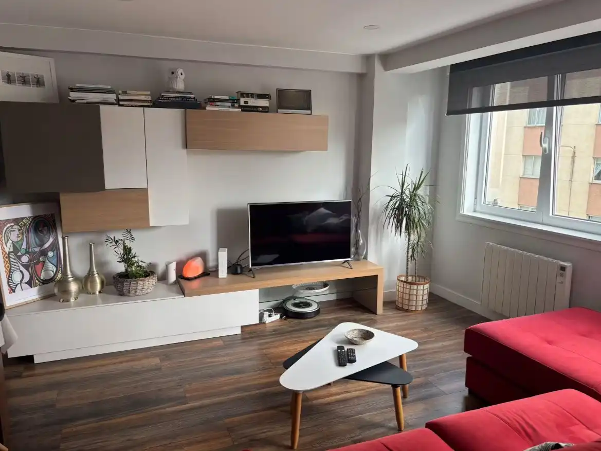 Sala d'estar de Pis de lloguer en A Coruña Capital  amb Aire condicionat, Calefacció i Parquet