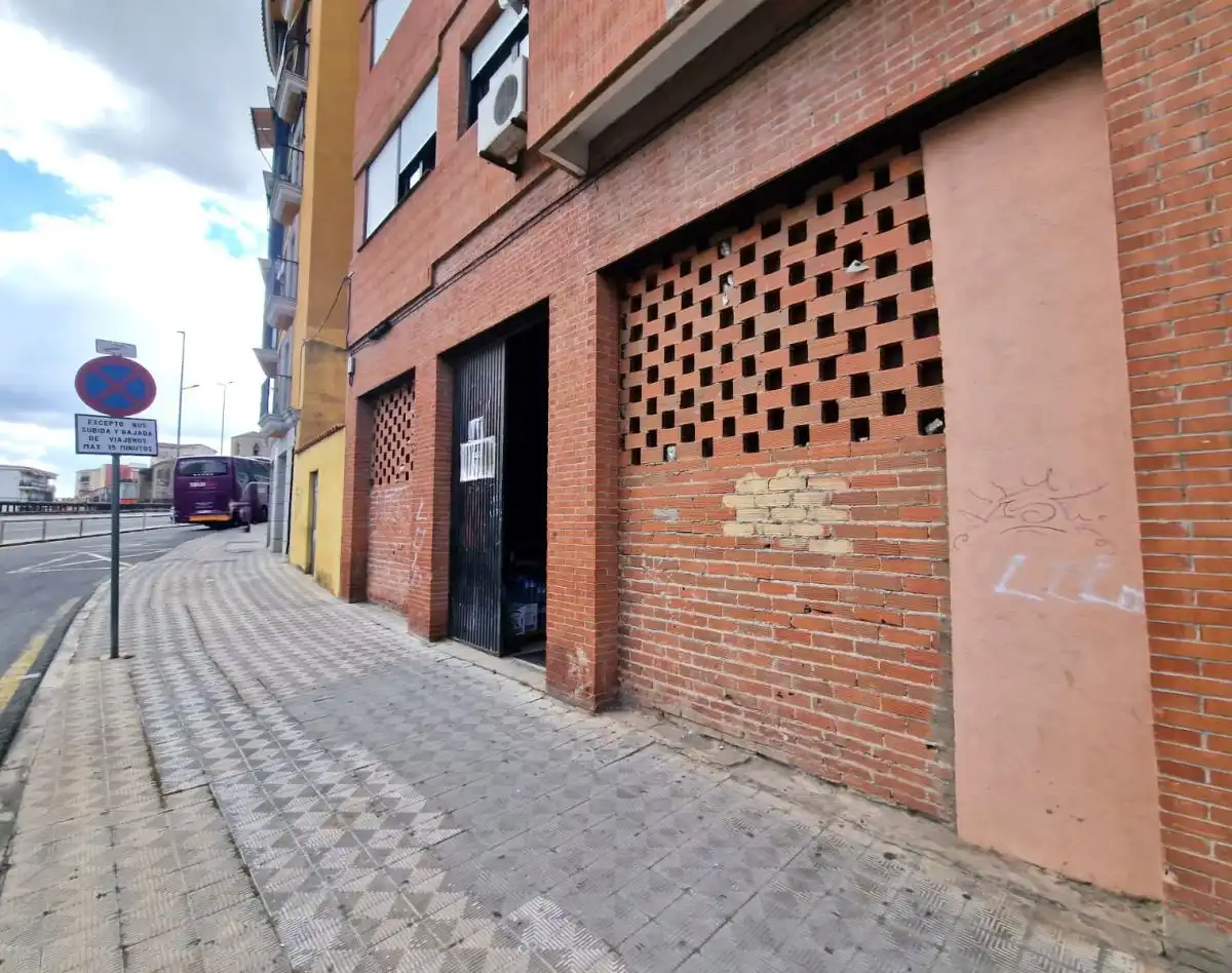 Local comercial en venda a Avenida del Valle,, imagen 2