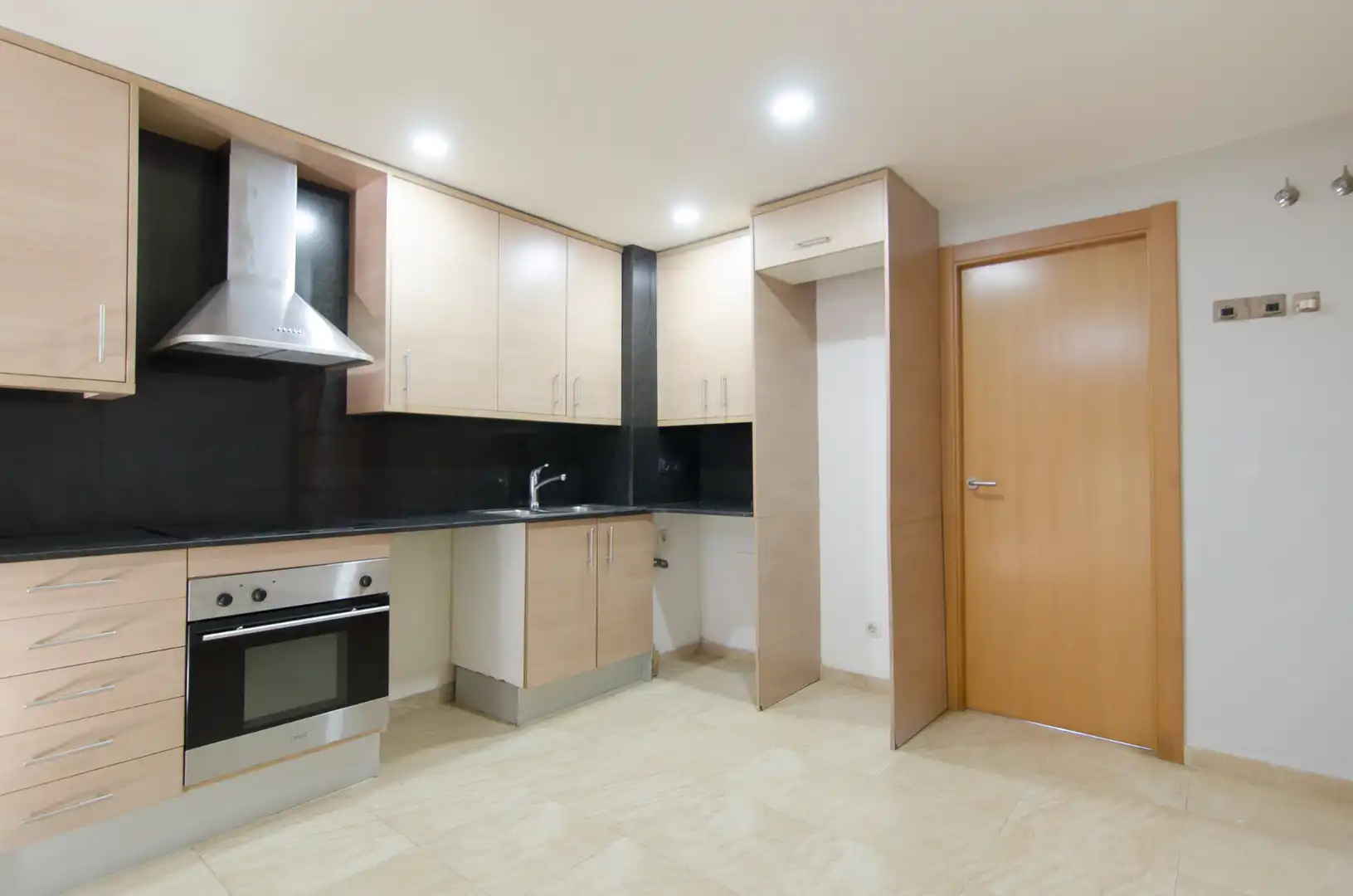 Kitchen of Flat for rent in Sallent  with Heating, Storage room and Oven
