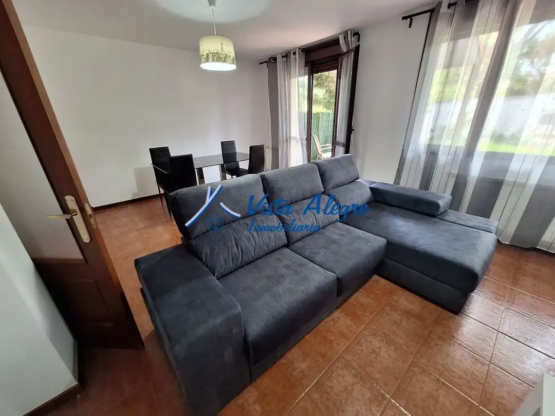 Wohnzimmer von Einfamilien-Reihenhaus zum Verkauf in Santo Domingo de la Calzada mit Heizung, Privatgarten und Terrasse