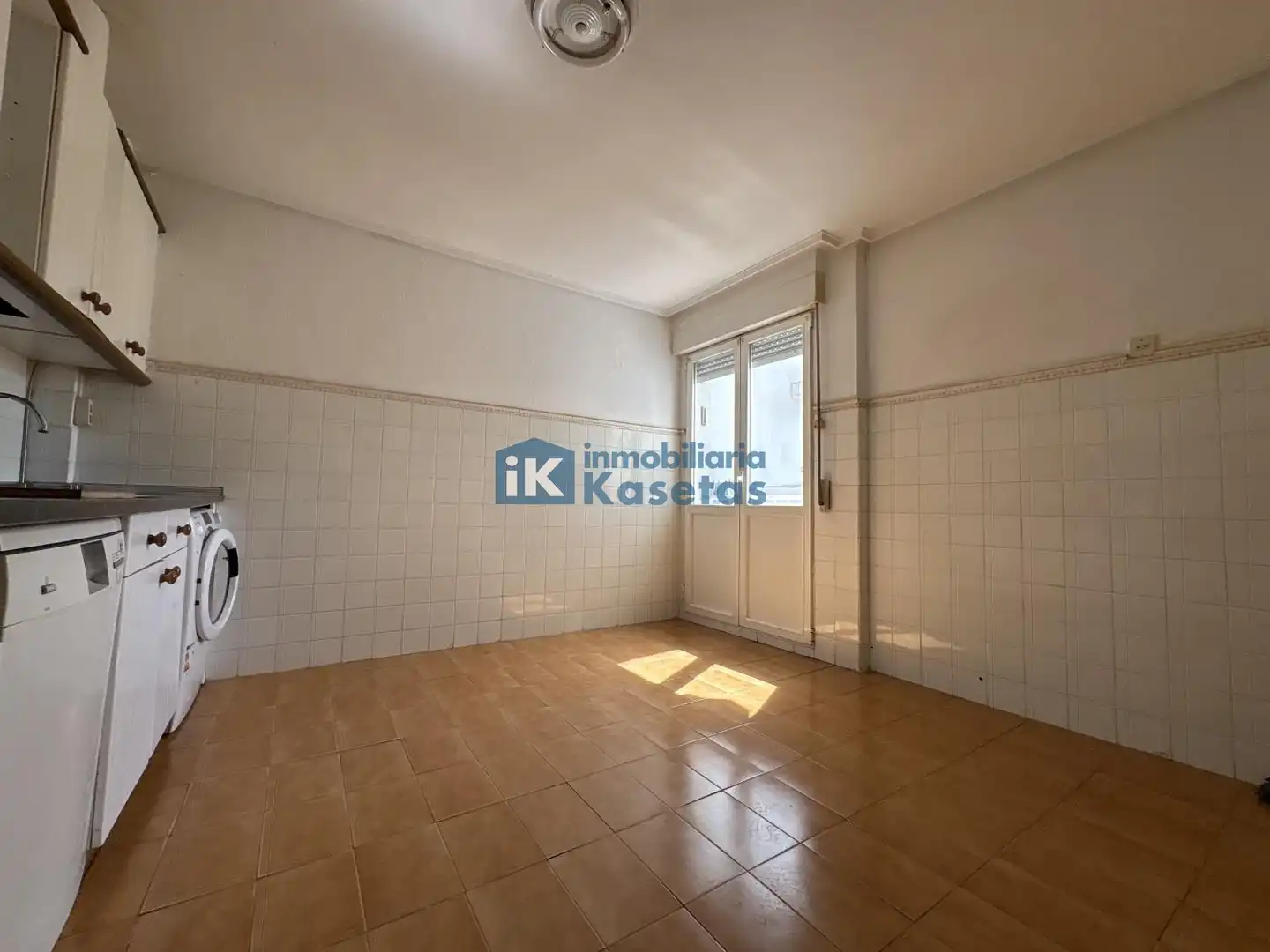 Habitación de Piso en venta en Basauri  con Calefacción