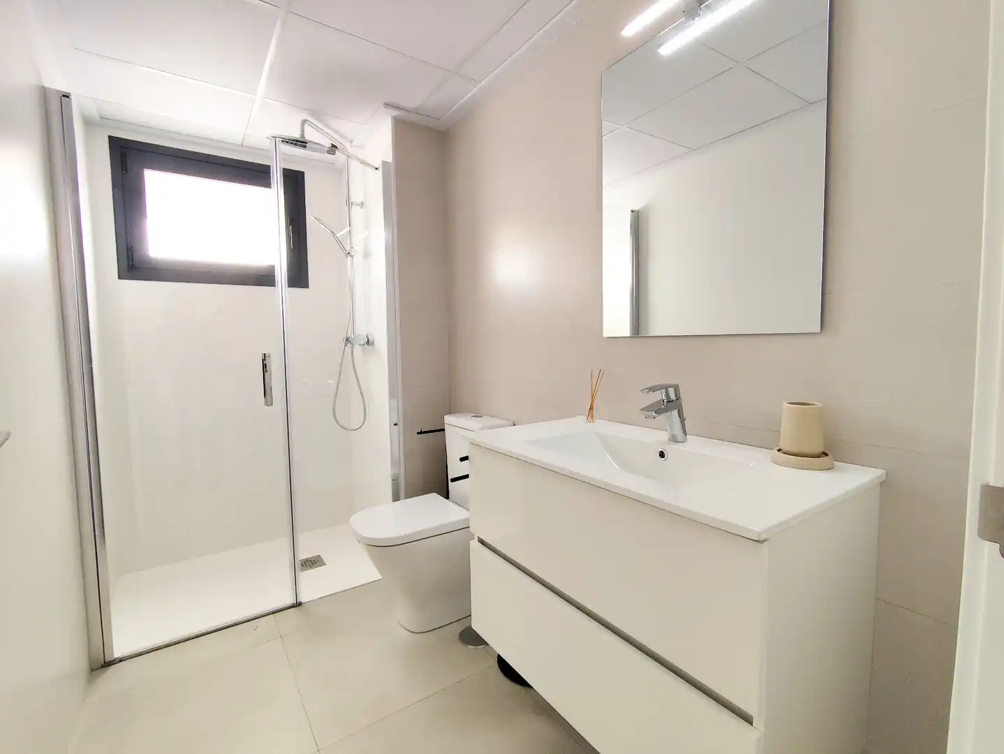 Detached homes for sale in Calle Inglaterra, Cox