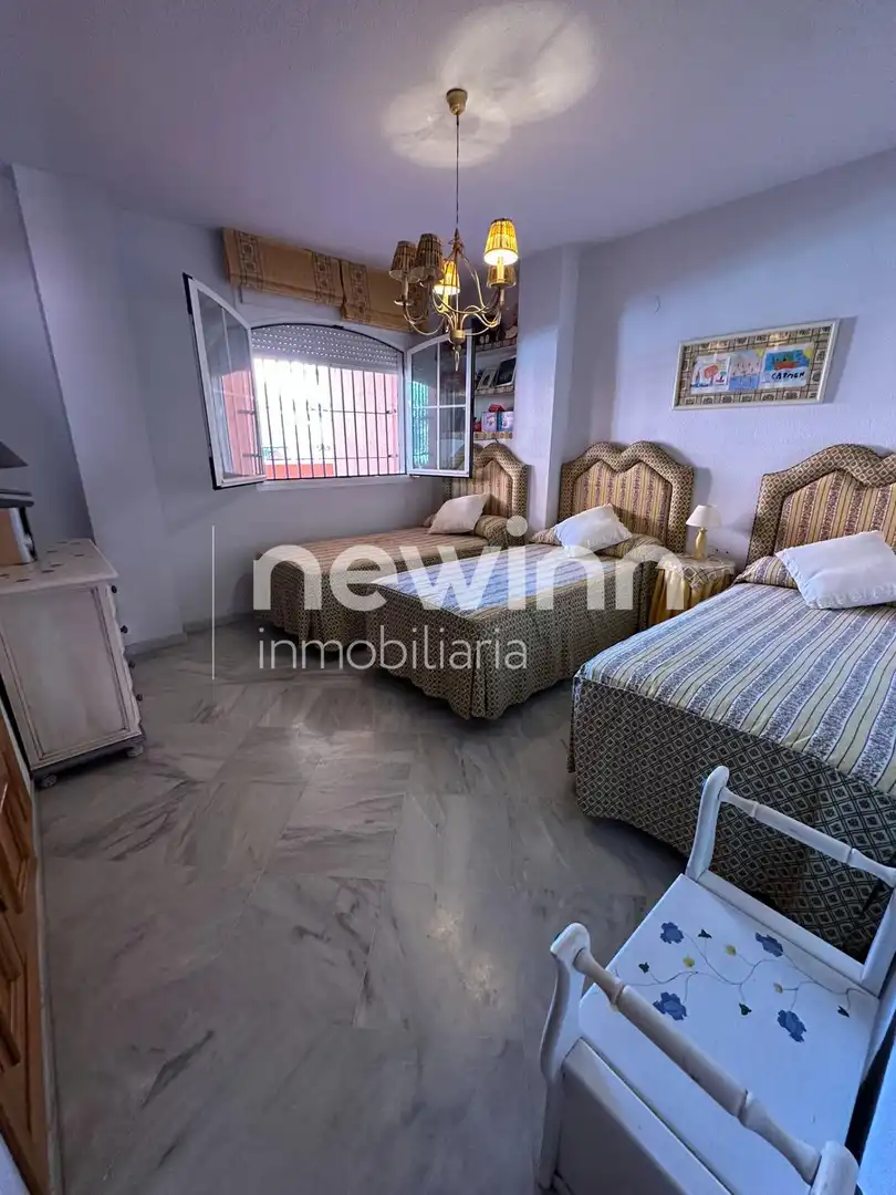 Schlafzimmer von Wohnung zum Verkauf in Marbella mit Klimaanlage, Heizung und Privatgarten