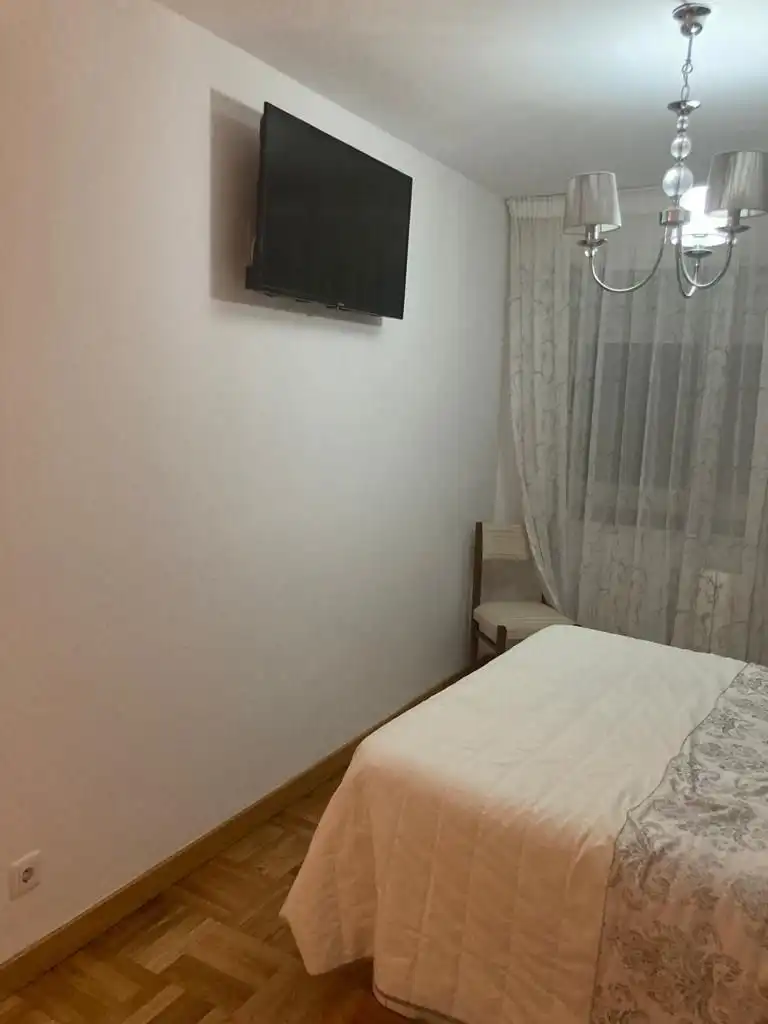 Flat for rent in Calle las Infantas, Universidad - Las Huelgas
