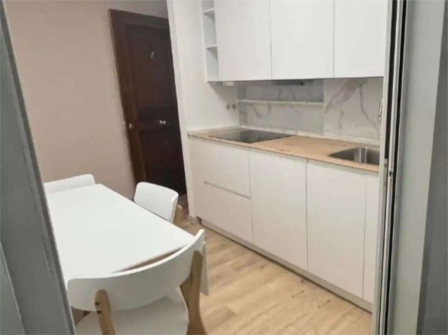Kitchen of Flat for share in San Rosendo