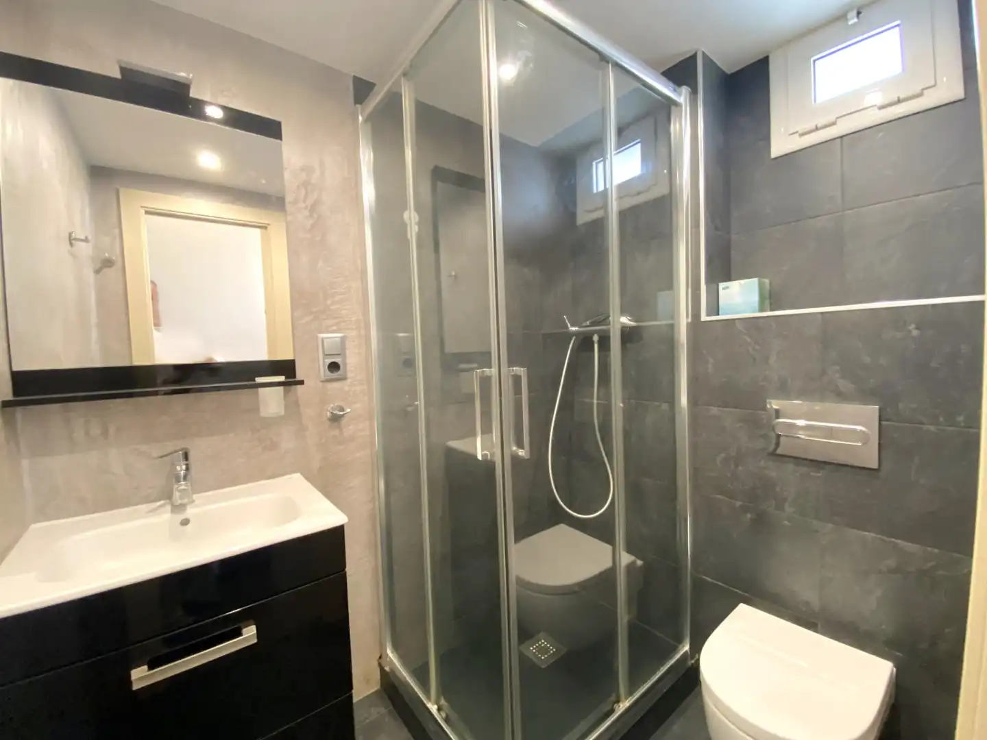 Bany de Apartament en venda en Barcelona amb Aire condicionat, Calefacció i Parquet
