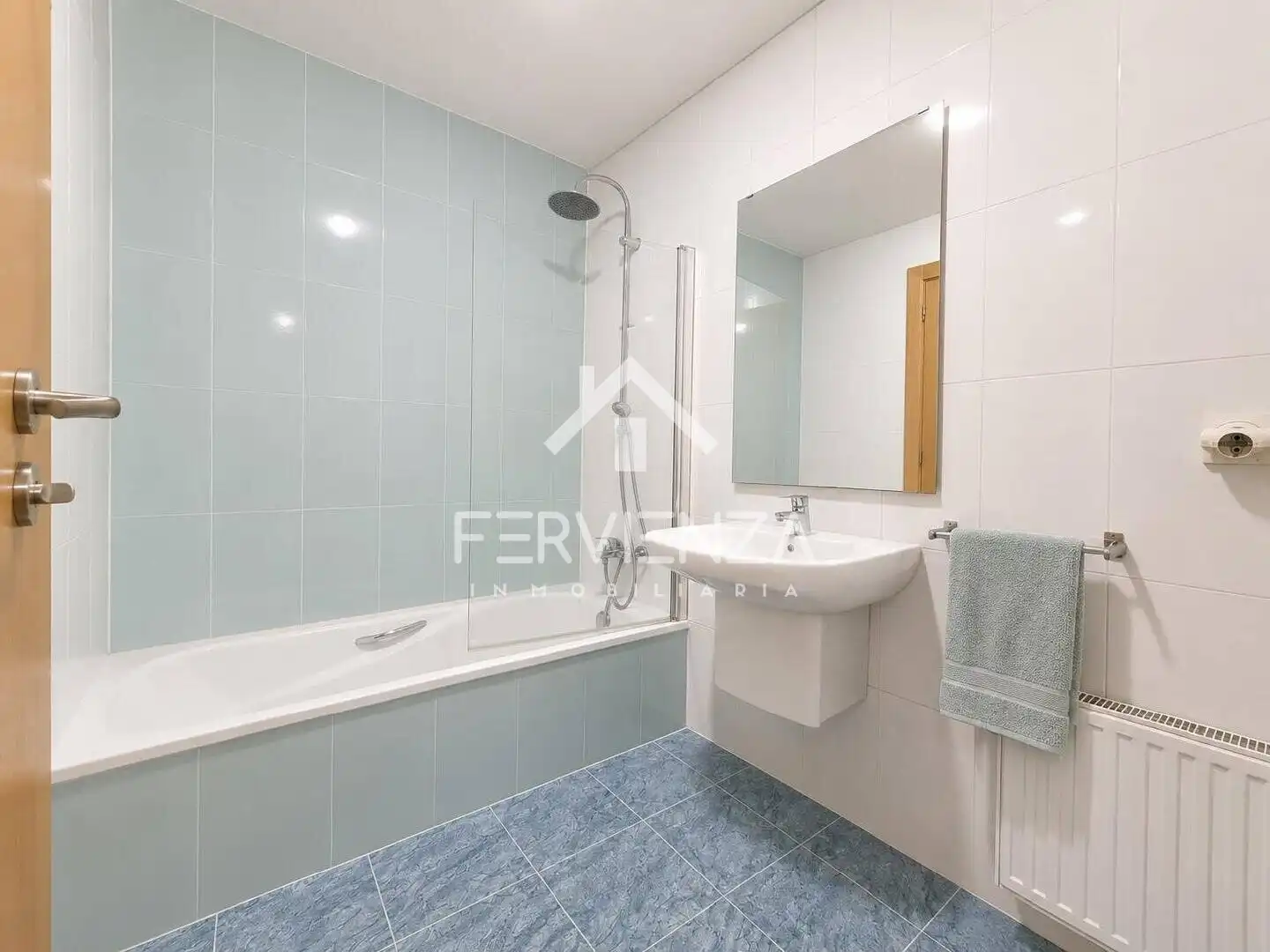 Bathroom of Flat for sale in Siero