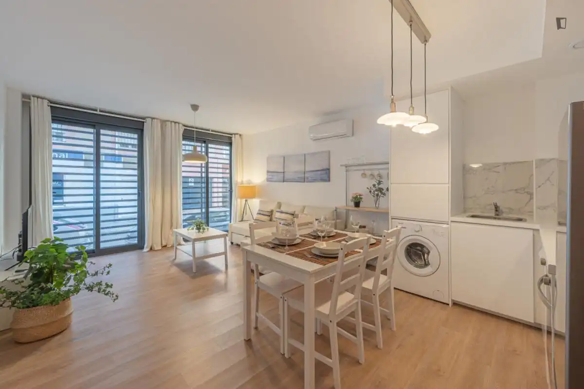 Sala d'estar de Estudi de lloguer en Málaga amb Aire condicionat, Moblat i Forn