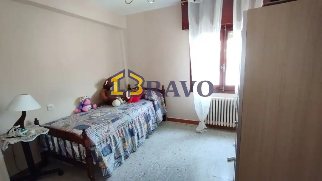 Dormitori de Casa o xalet en venda en Valle de Tobalina amb Calefacció, Jardí privat i Moblat