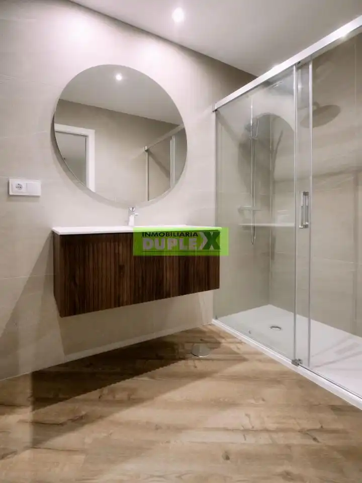 Baño de Piso en venta en Pontevedra Capital  con Calefacción, Terraza y Balcón