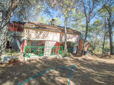 Casa amb piscina en venda a Calle Robles