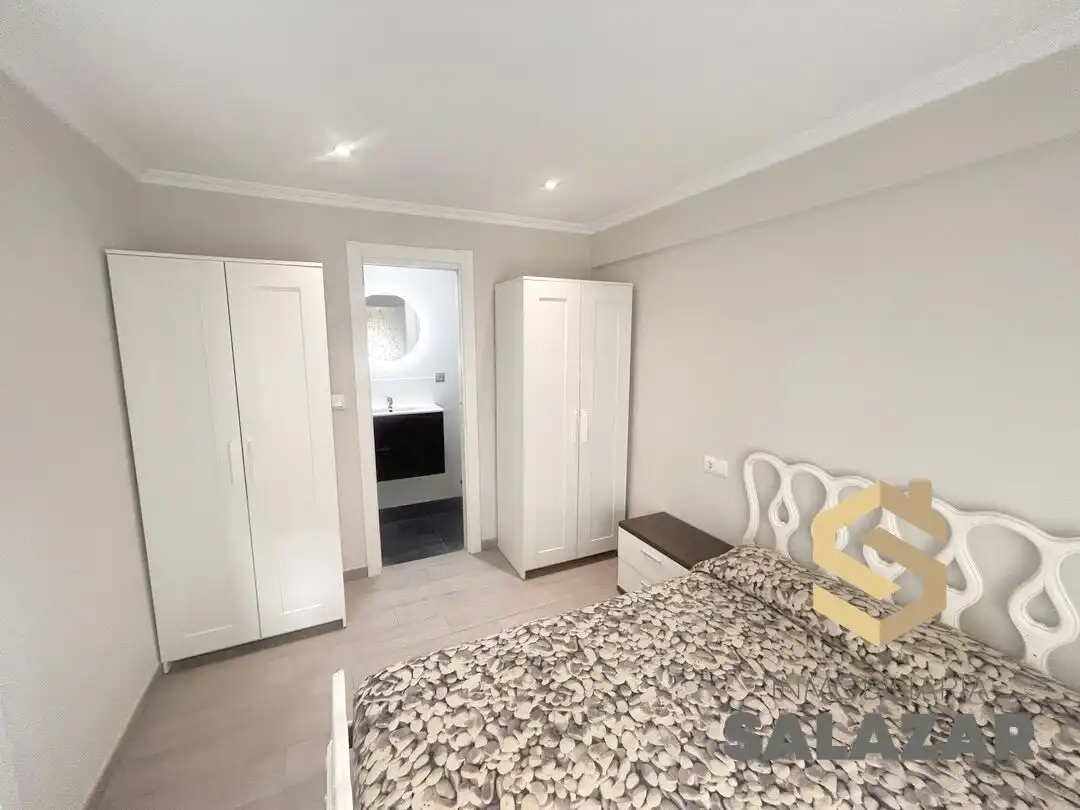 Dormitori de Apartament de lloguer en Bilbao  amb Calefacció i Balcó