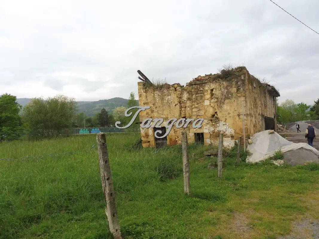 Houses for sale in Amorebieta-Etxano  with Private garden