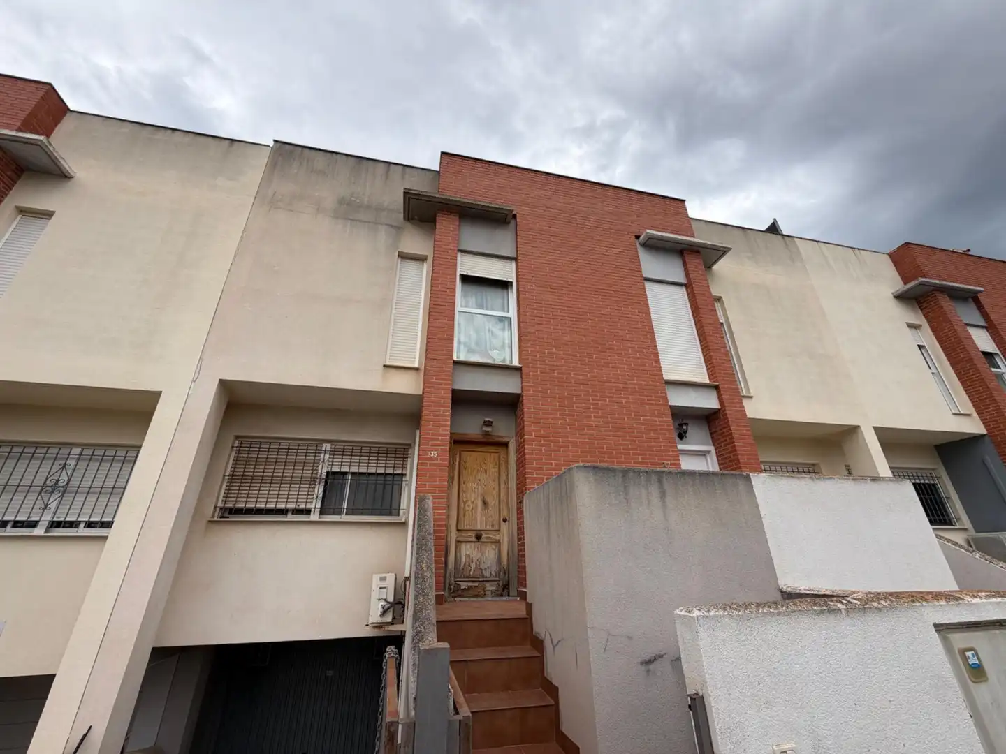 Außenansicht von Einfamilien-Reihenhaus zum Verkauf in Cartagena mit Klimaanlage, Heizung und Terrasse