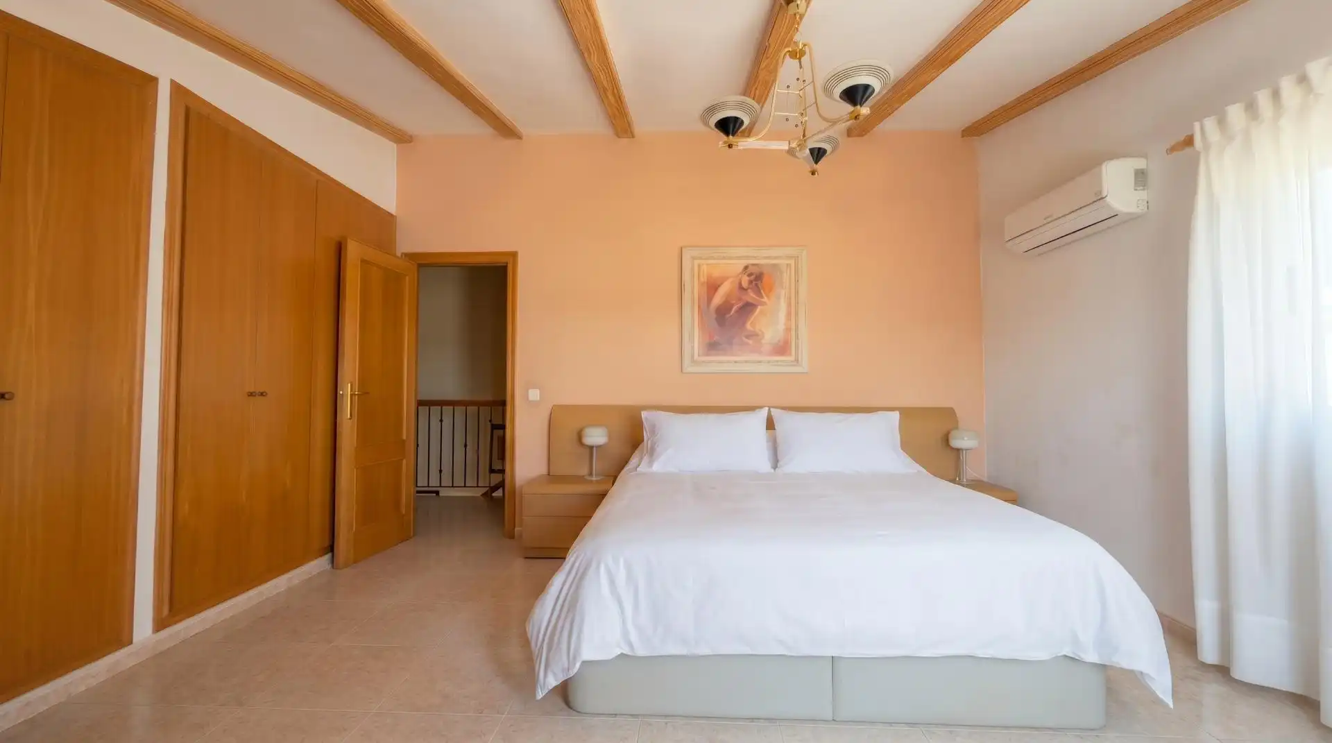 Dormitori de Casa o xalet en venda en La Pobla de Vallbona amb Aire condicionat, Calefacció i Jardí privat