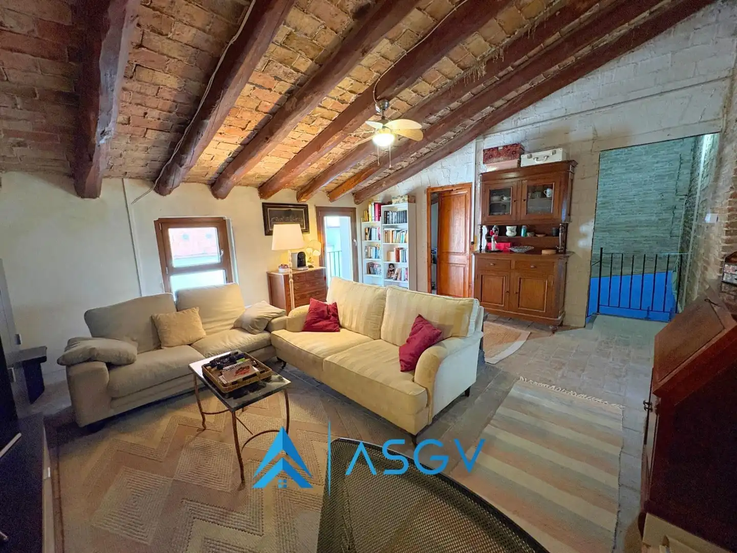 Sala de estar de Casa o chalet en venta en Torrelavit con Calefacción, Terraza y Balcón