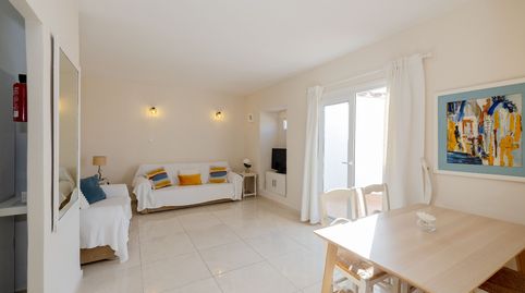 Foto 2 de Pis en venda a Calle Algarrobo, Valdeolletas - Las Cancelas - Xarblanca, Marbella