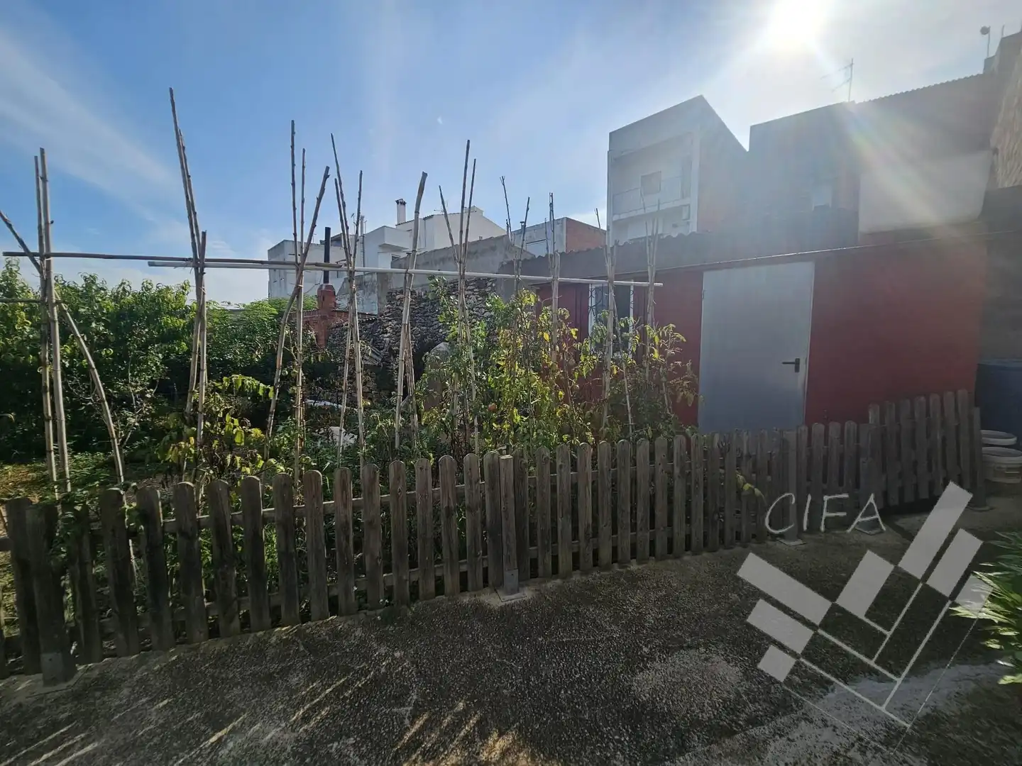 Vista exterior de Finca rústica en venda en Càlig amb Terrassa i Moblat