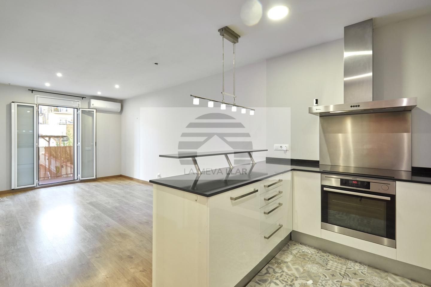 Kitchen of Flat for sale in  Barcelona Capital  with Air Conditioner and Terrace
