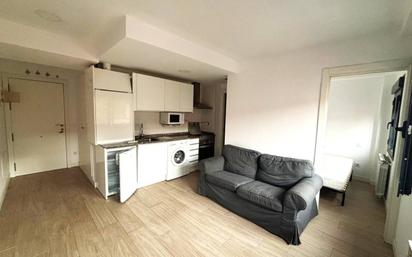 Living room of Flat to rent in  Madrid Capital  with Air Conditioner and Heating