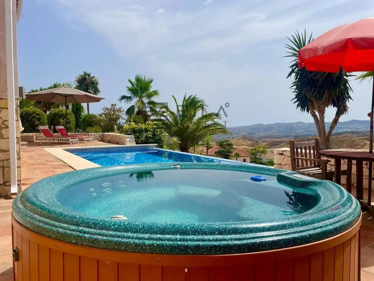 Chalet con piscina en venta en Urb. Valtocado, imagen 8