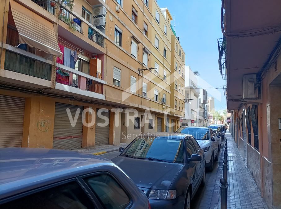 Vista exterior de Local en venta en Xirivella