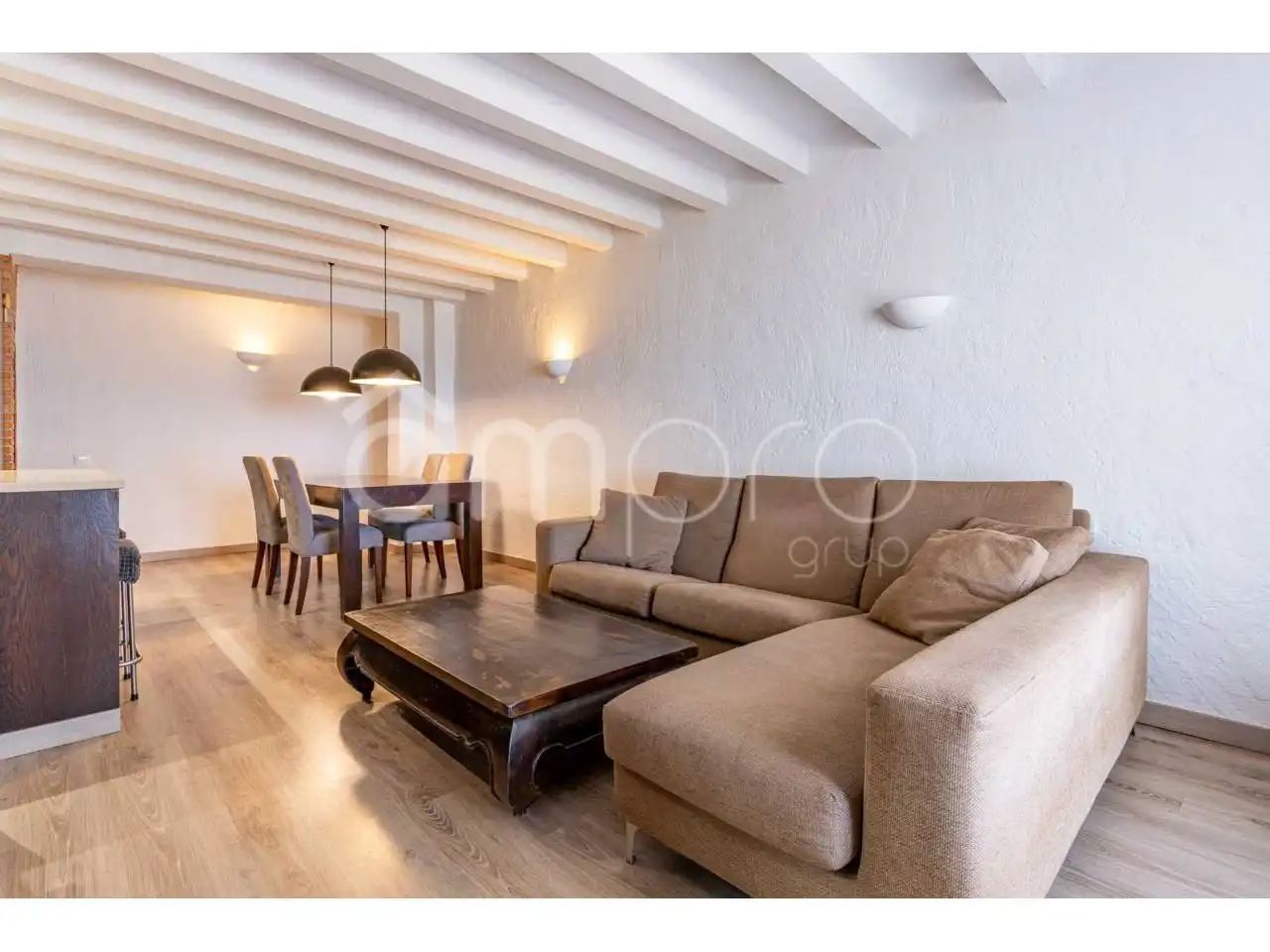 Sala de estar de Piso en venta en Vilanova i la Geltrú con Aire acondicionado, Parquet y Terraza