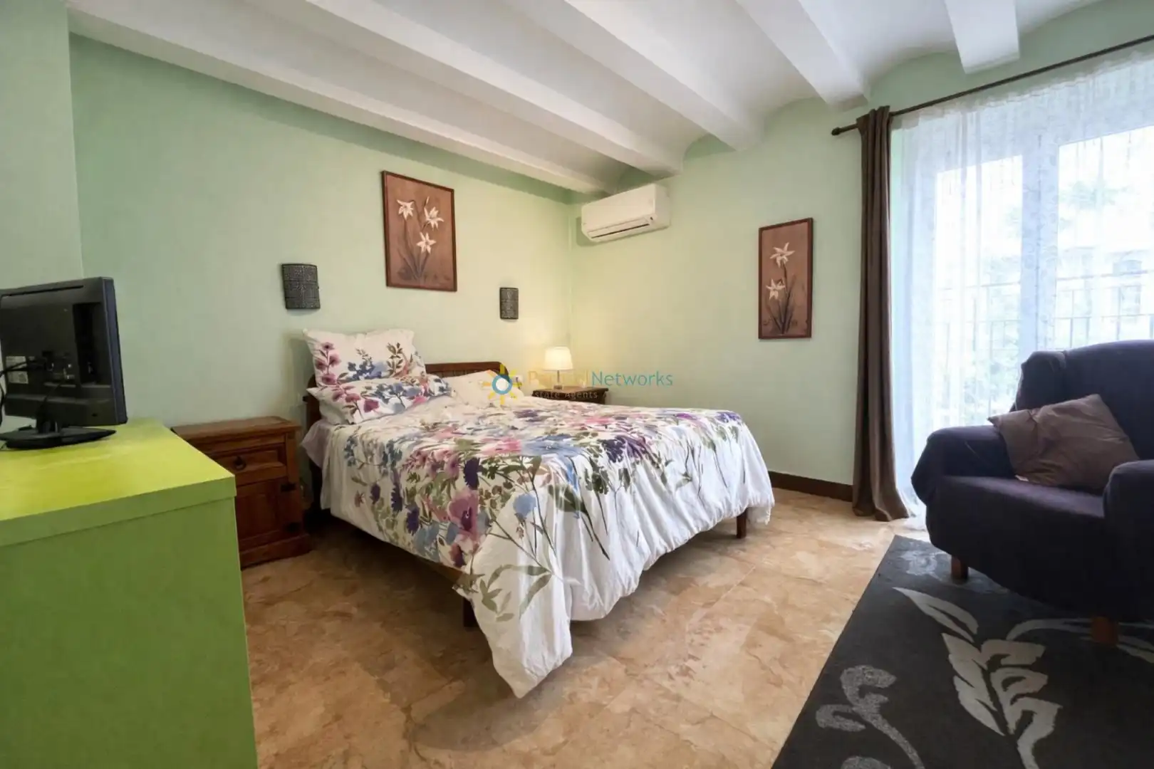 Dormitori de Casa adosada en venda en El Palomar amb Terrassa i Traster