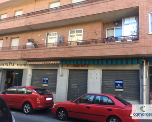 Vista exterior de Local en venda en Ávila Capital