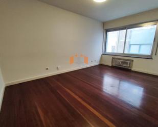 Living room of Flat to rent in Vigo   with Heating and Parquet flooring