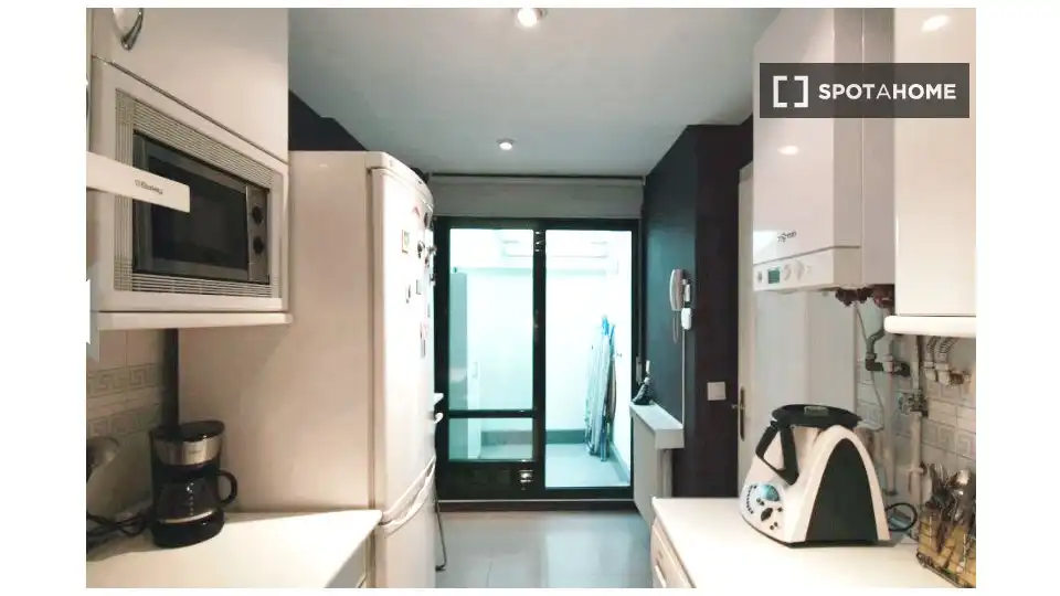 Habitación en Avenida Europa